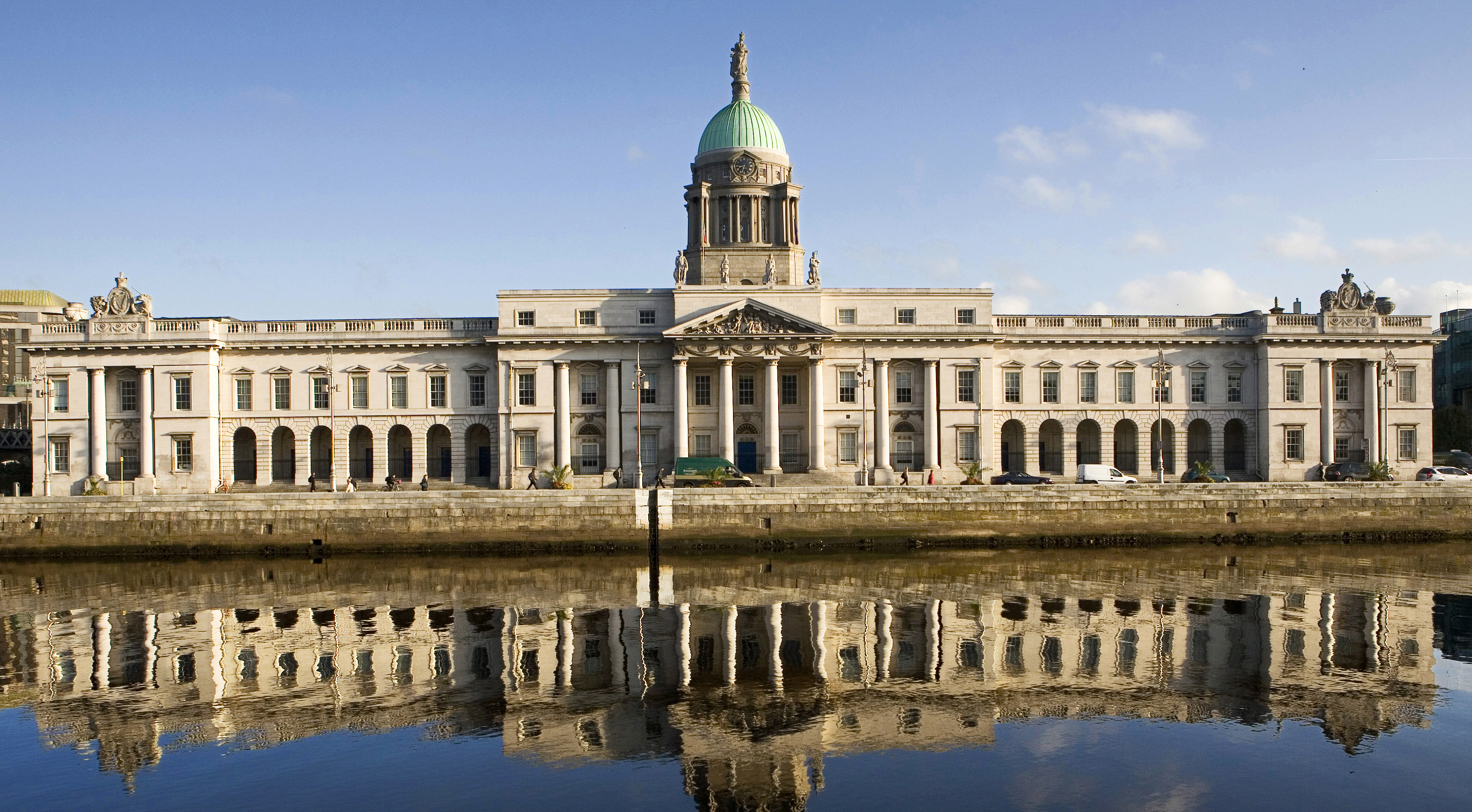 5 Fascinating Monuments along the River Liffey